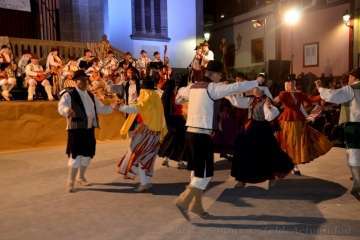 Centro y Anzar, de Telde, en el III Festival Folclórico Herencias (Foto Francisco Javier Santana)